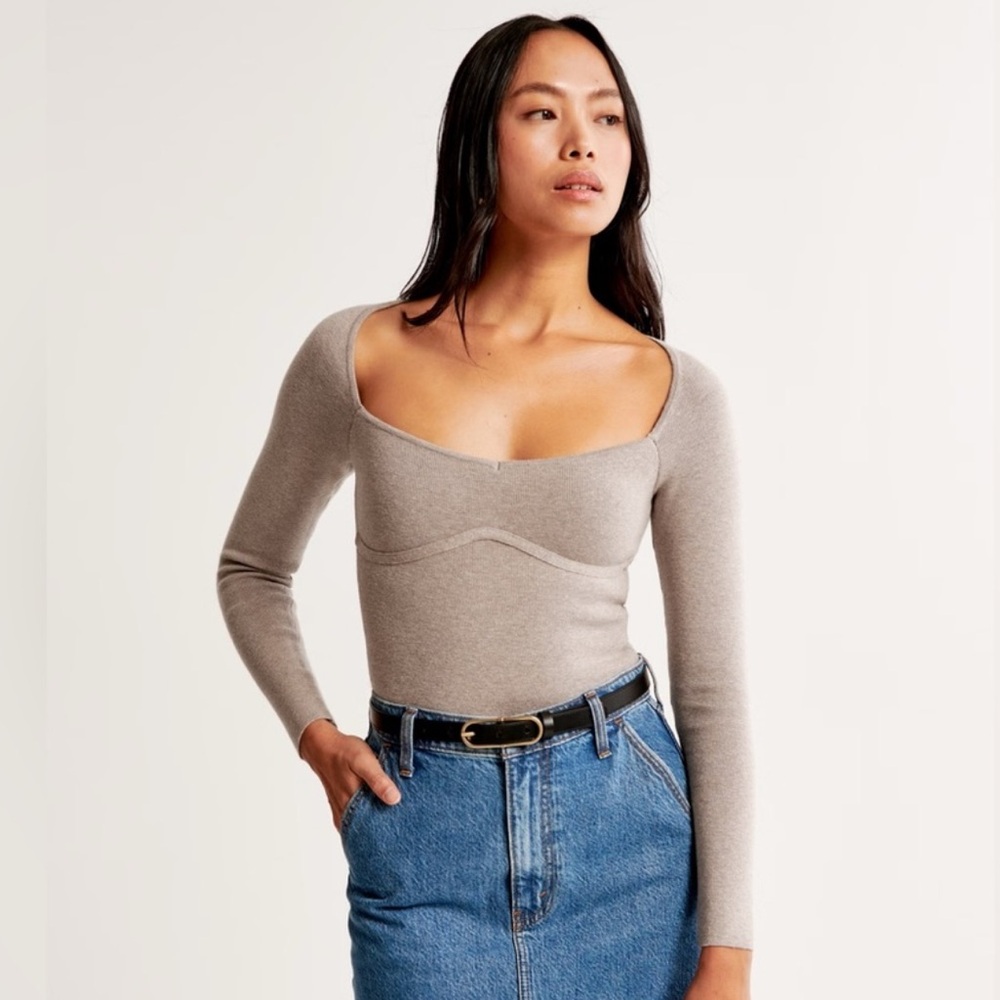 ABERCROMBIE Long sleeved sweetheart sweater bodysuit small light brown NWOT